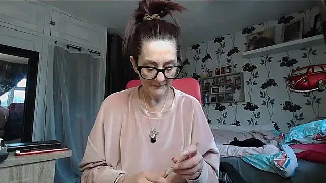 Mistress-Ivy51 online show from February 2, 8:35 am