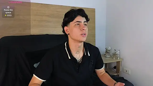 Stiven Benet  online show from September 13, 11:51 am