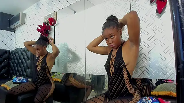 EMMA SANTANA online show from October 9, 8:13 pm