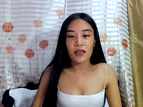 Snapshot of YourWildestDoll chatting on October 7, 1:48 pm YourWildestDoll online show from October 7, 1:48 pm