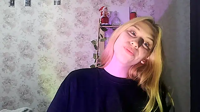 Snapshot of ClaireLaSweet chatting on September 20, 10:30 pm ClaireLaSweet online show from September 20, 10:30 pm