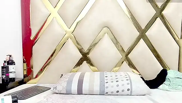 valeriavasquez online show from February 6, 10:24 pm