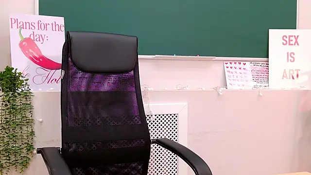 NoraHaynes online show from May 26, 3:06 am