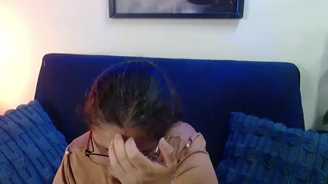 Linda banks  online show from April 3, 1:36 am