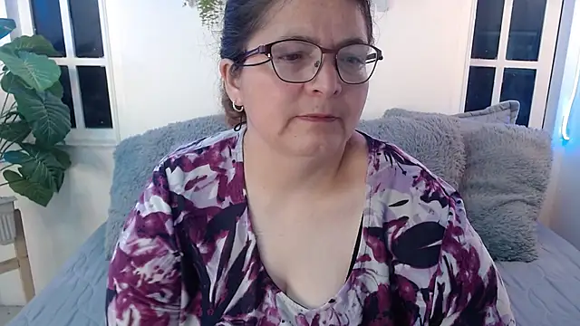 Linda banks  online show from November 27, 1:30 am