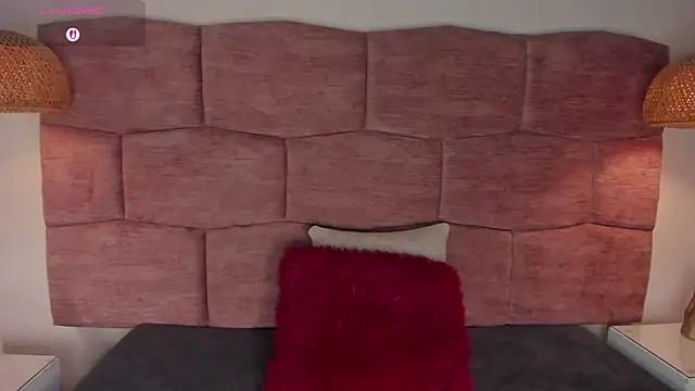 dani velvet online show from May 17, 2:33 am