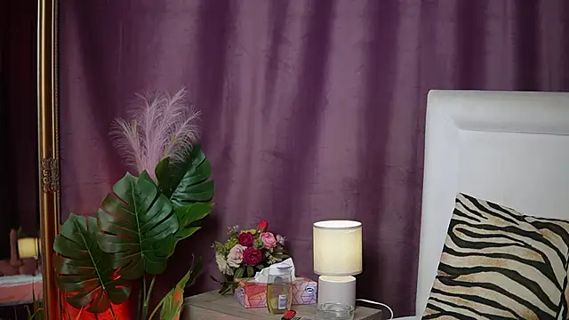 EmmaDallas online show from May 21, 7:01 pm