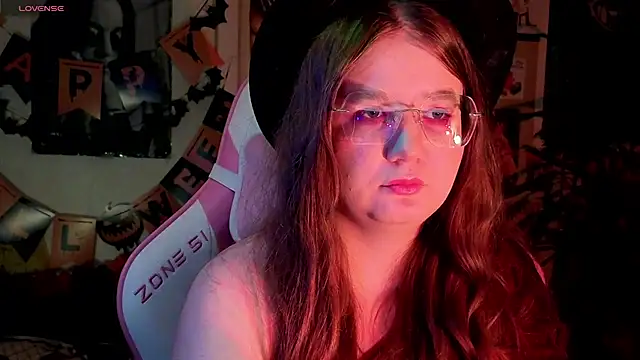 Sienna-Cow online show from October 31, 1:04 pm