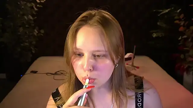 CrystallPaws online show from May 15, 6:49 am