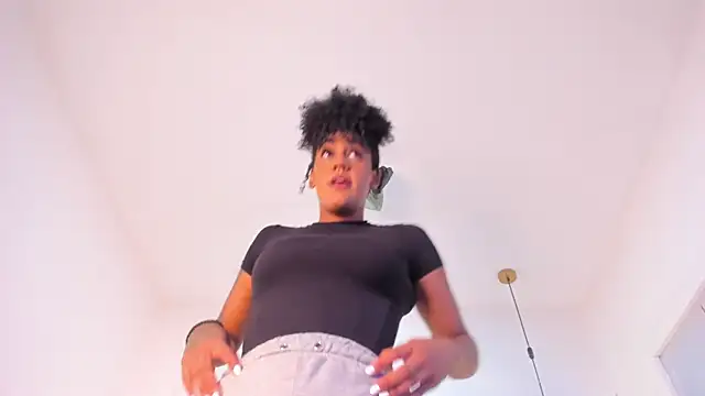 OnlyGia online show from April 10, 11:00 pm