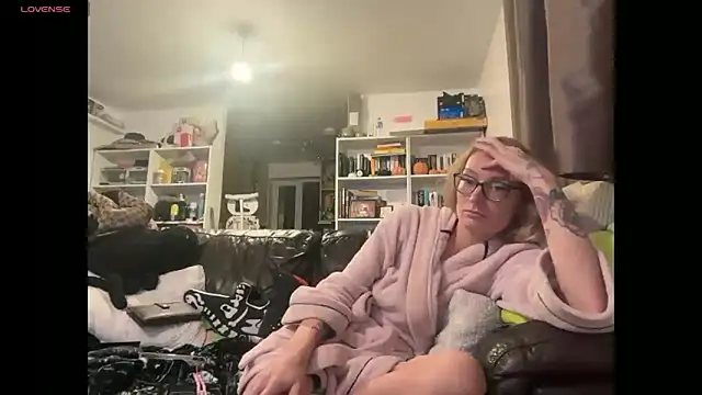 Snapshot of harleyblair chatting on October 20, 7:50 pm harleyblair online show from October 20, 7:50 pm