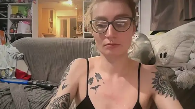 harleyblair online show from May 10, 8:44 pm