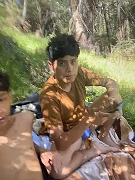 Kailertwink online show from May 14, 4:13 pm