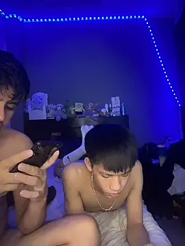 Kailertwink online show from April 10, 2:39 am