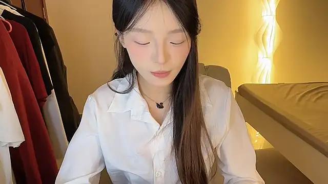 Robin-o3 online show from October 11, 4:10 pm