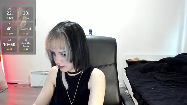 LiyaLuna online show from October 14, 11:35 am