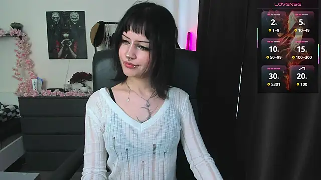 LiyaLuna online show from May 15, 2:42 pm