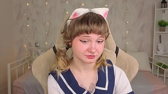 Tori Cutie online show from May 27, 1:57 am