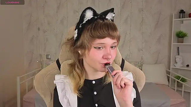 Tori Cutie online show from May 26, 12:10 am