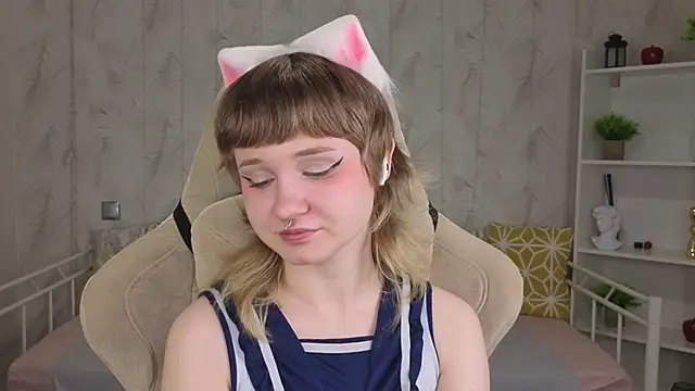 Tori Cutie online show from May 19, 1:56 am