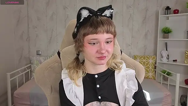 Tori Cutie online show from May 15, 12:38 am