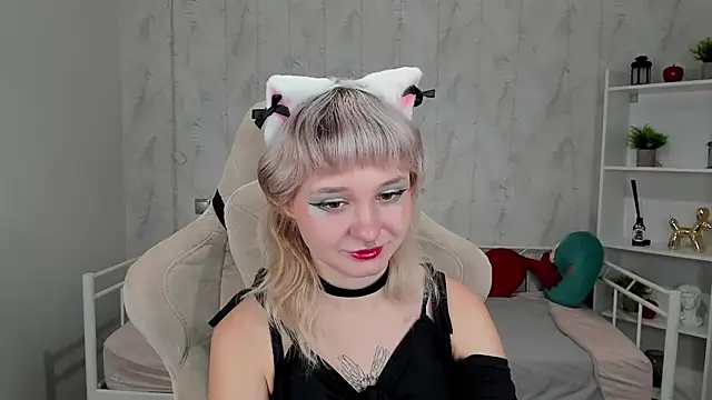 Tori Cutie online show from October 9, 12:15 am