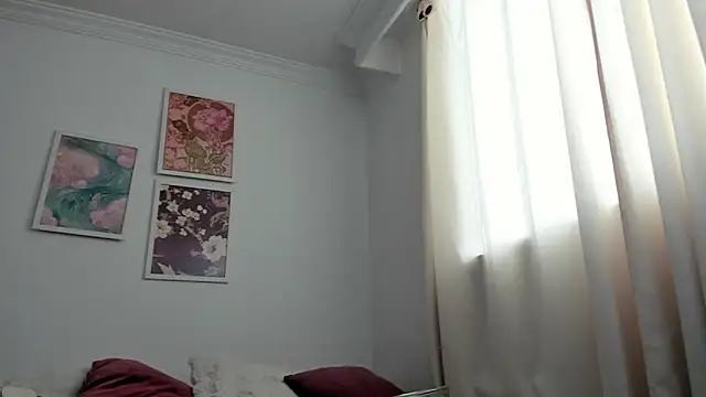 canelleGarces online show from May 8, 3:26 pm
