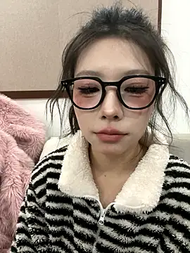 yuanyuanzi99 online show from January 7, 6:22 pm