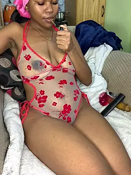 Seductive Yellow Titties online show from May 8, 7:55 am
