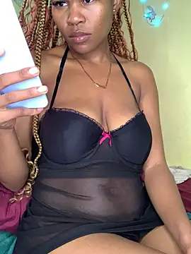Seductive Yellow Titties online show from May 17, 1:32 pm
