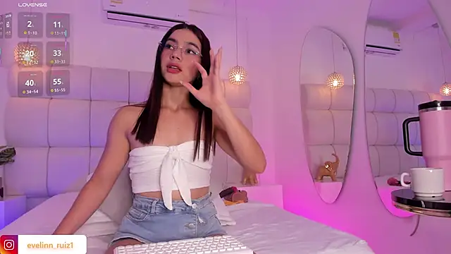 Evelinn Ruiz online show from October 16, 7:16 pm