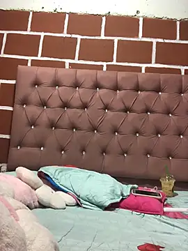 Rachellcooperrr online show from May 20, 1:57 am