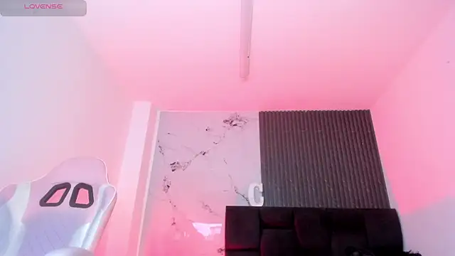 chloesagee online show from May 16, 12:24 am