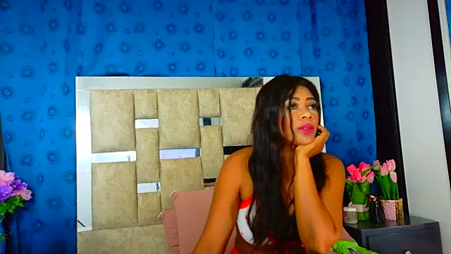 PerlaZultana online show from December 13, 8:15 pm