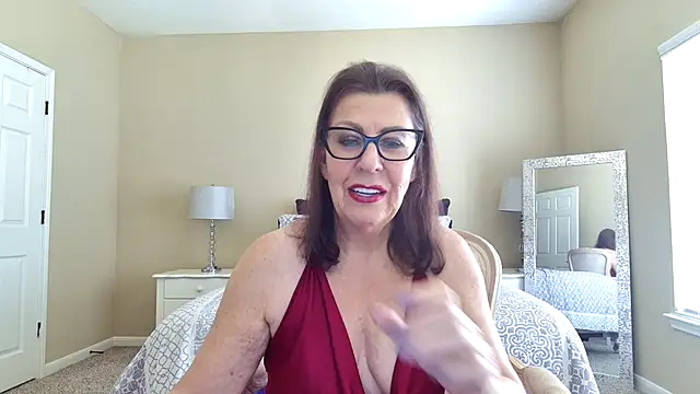 HotTxGilfMaggie online show from October 7, 4:33 pm