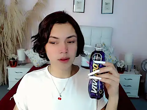 nathalialoes1 online show from November 4, 8:47 pm