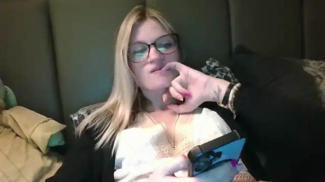 Lesamantssexy online show from April 4, 8:51 pm