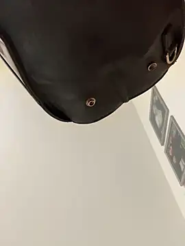 Lesamantssexy online show from March 26, 5:15 pm