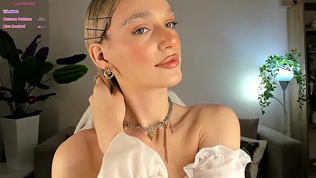 Ice Strawberry online show from January 17, 3:25 am