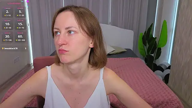 LuluChiiii online show from November 27, 12:52 pm