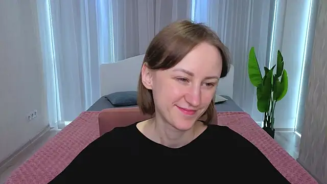 LuluChiiii online show from October 6, 10:43 am