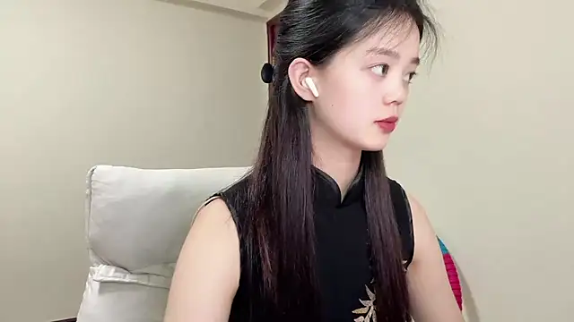 Nicole-13 online show from May 17, 12:59 pm
