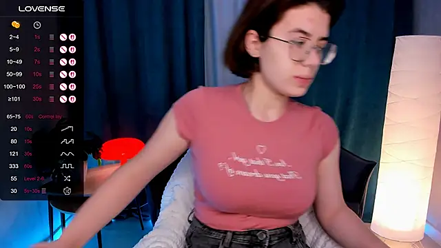 BellaCaress online show from December 4, 9:11 am