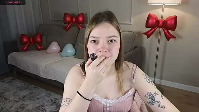 patriciapink online show from February 10, 5:21 am