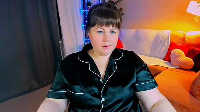 CrystaalStaar online show from May 10, 6:21 pm
