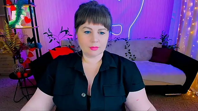 CrystaalStaar online show from May 22, 6:28 pm