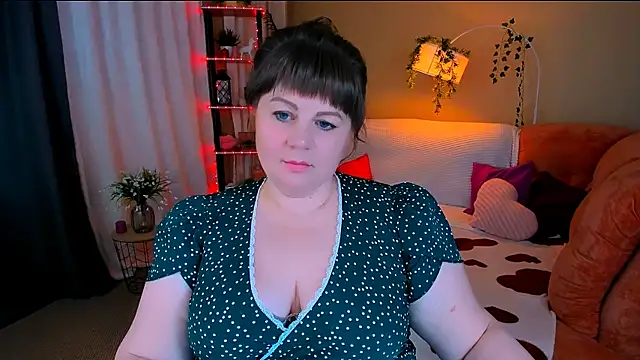 CrystaalStaar online show from May 26, 6:40 pm