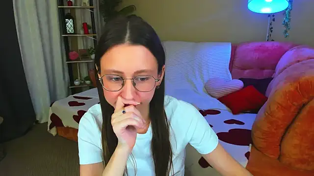 YourLovellyStory online show from July 11, 1:00 pm