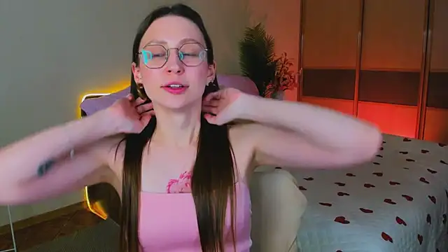 YourLovellyStory online show from May 6, 5:50 pm