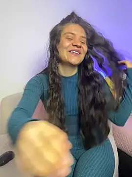 Emilyybennet  online show from November 25, 9:33 am